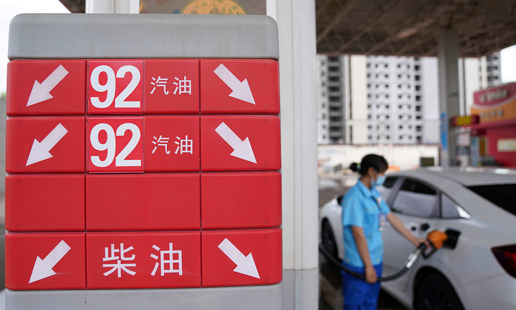 12月5日油价预计下调，市场动态与消费者期待