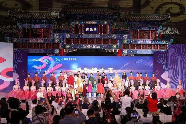 2043年，回顾与展望—香港历史开奖结果的文化透视2024香港历史开奖结果开奖记录