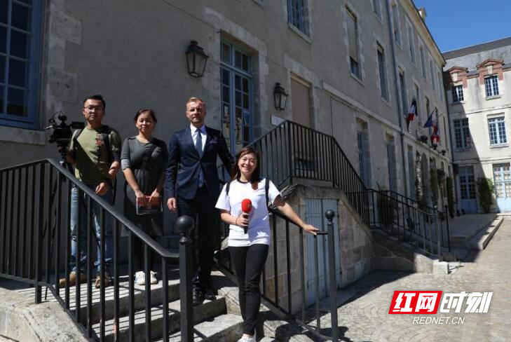 澳门12369，揭秘精准资料背后的故事123696澳门资料大全美肖指哪些