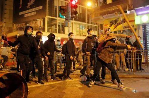 2046，香港特马之夜—揭秘未来与传统的碰撞2024今晚香港开特马第38期30码图